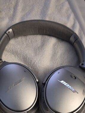 QuietComfort 35 wireless headphones II- Used
